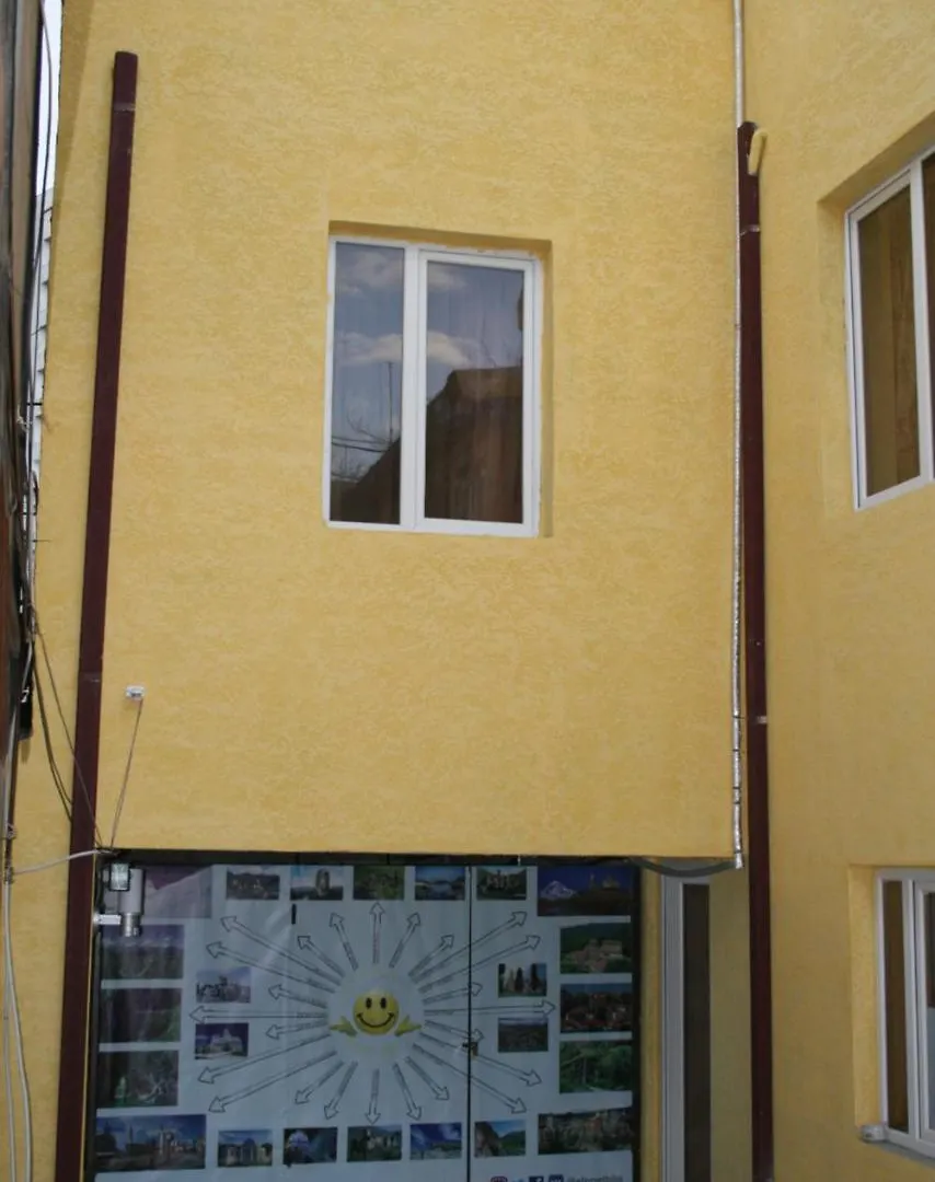 Why Me Eco-Friendly Hostel Tbilisi Georgien